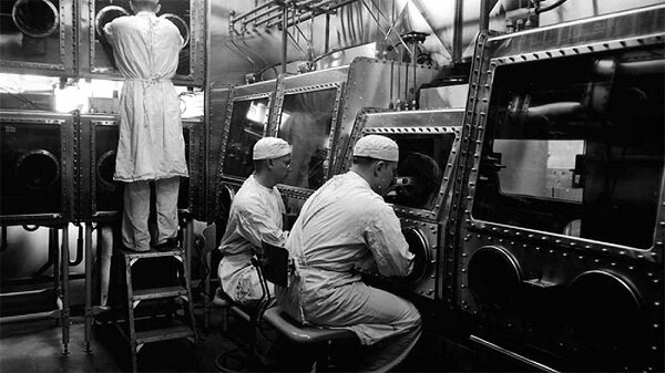 Сотрудники лаборатории. Источник: livejournal.com