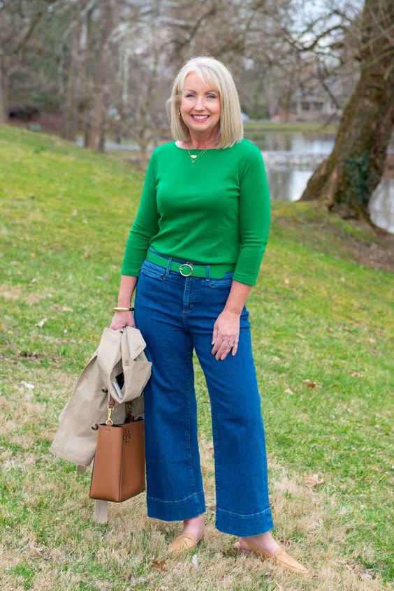 Вот так нужно носить джинсы женщине 50+, чтобы выглядеть дорого при минимуме затрат