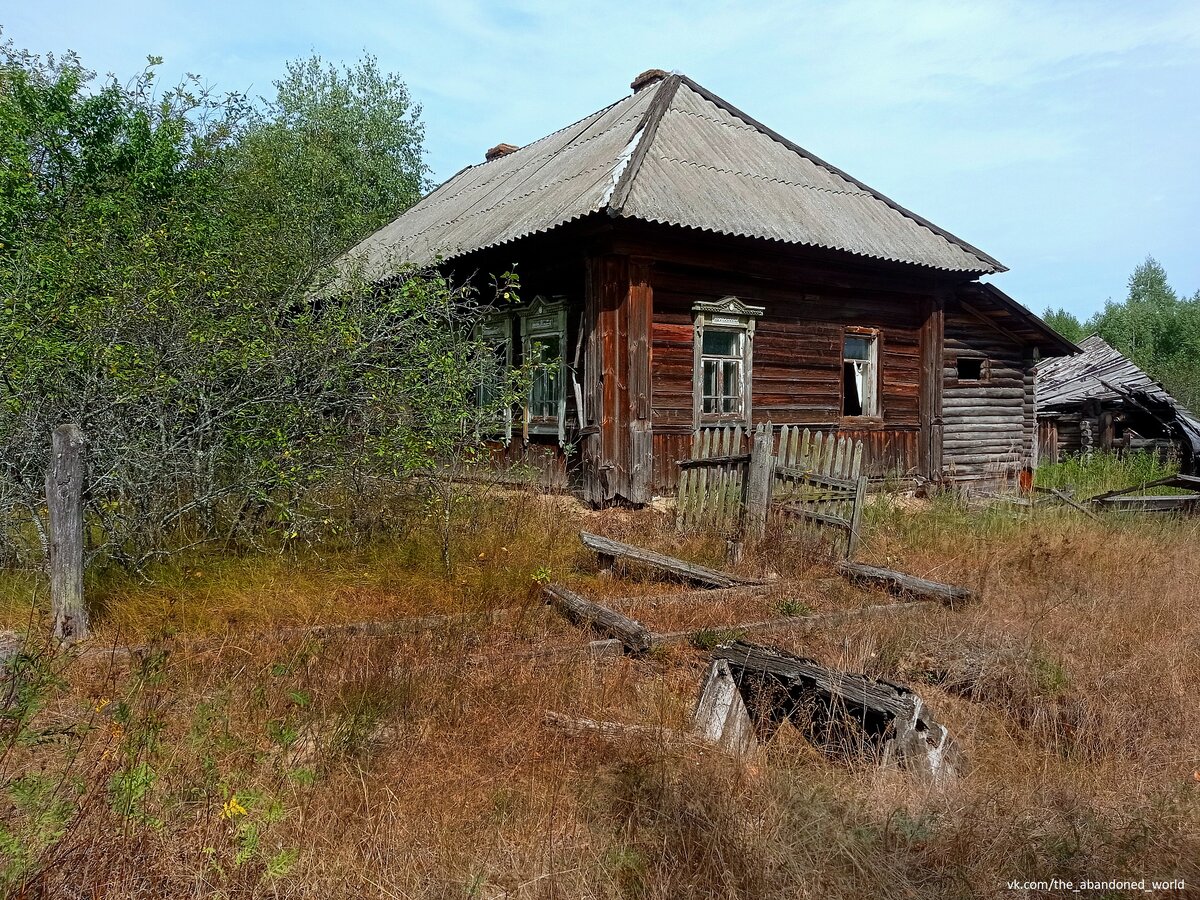 Дом в деревне мордовия. Заброшенные деревни Брестской области. Тула, заброшенные деревни.