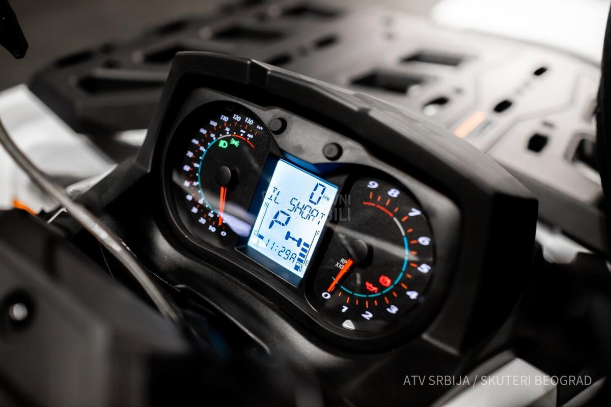 Отличная приборная панель! Жаль что не удалось сохранить строгий стиль BRP