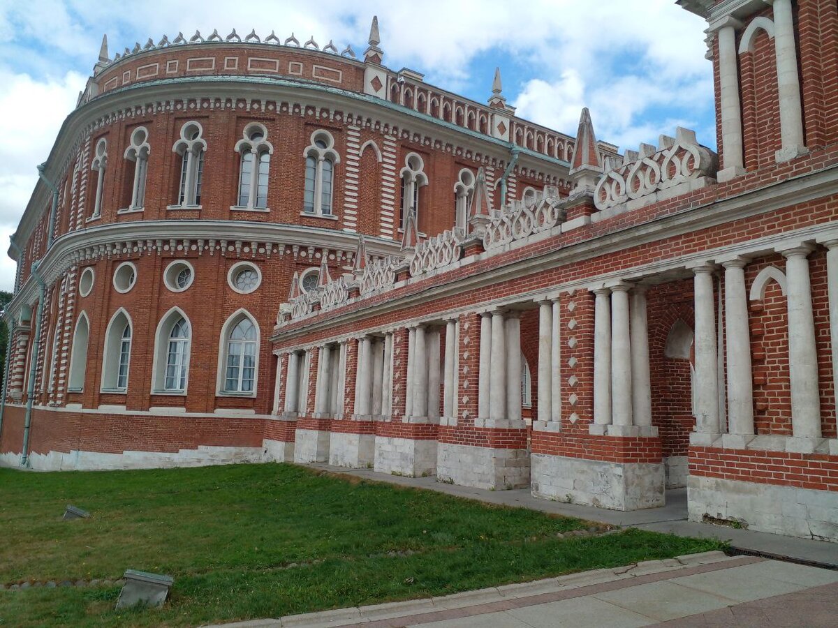 Пути царицыно. Царицыно Коломенское. Архитектура 18 века в Царицыне. Царицыно было стало.