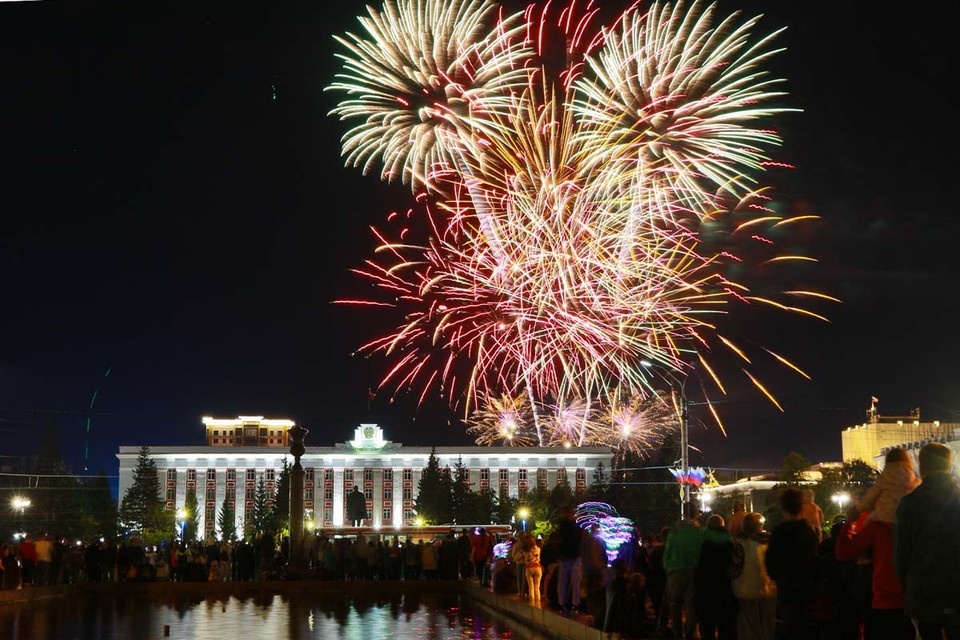     Салют в День города в Барнауле 2022 Олег УКЛАДОВ