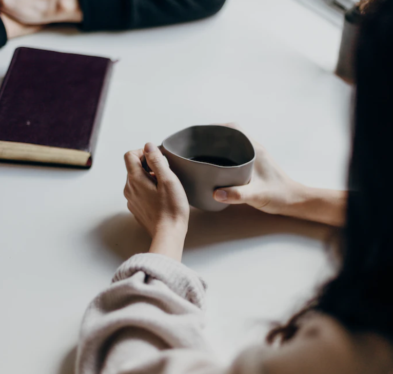 Как расслабить собеседника? 