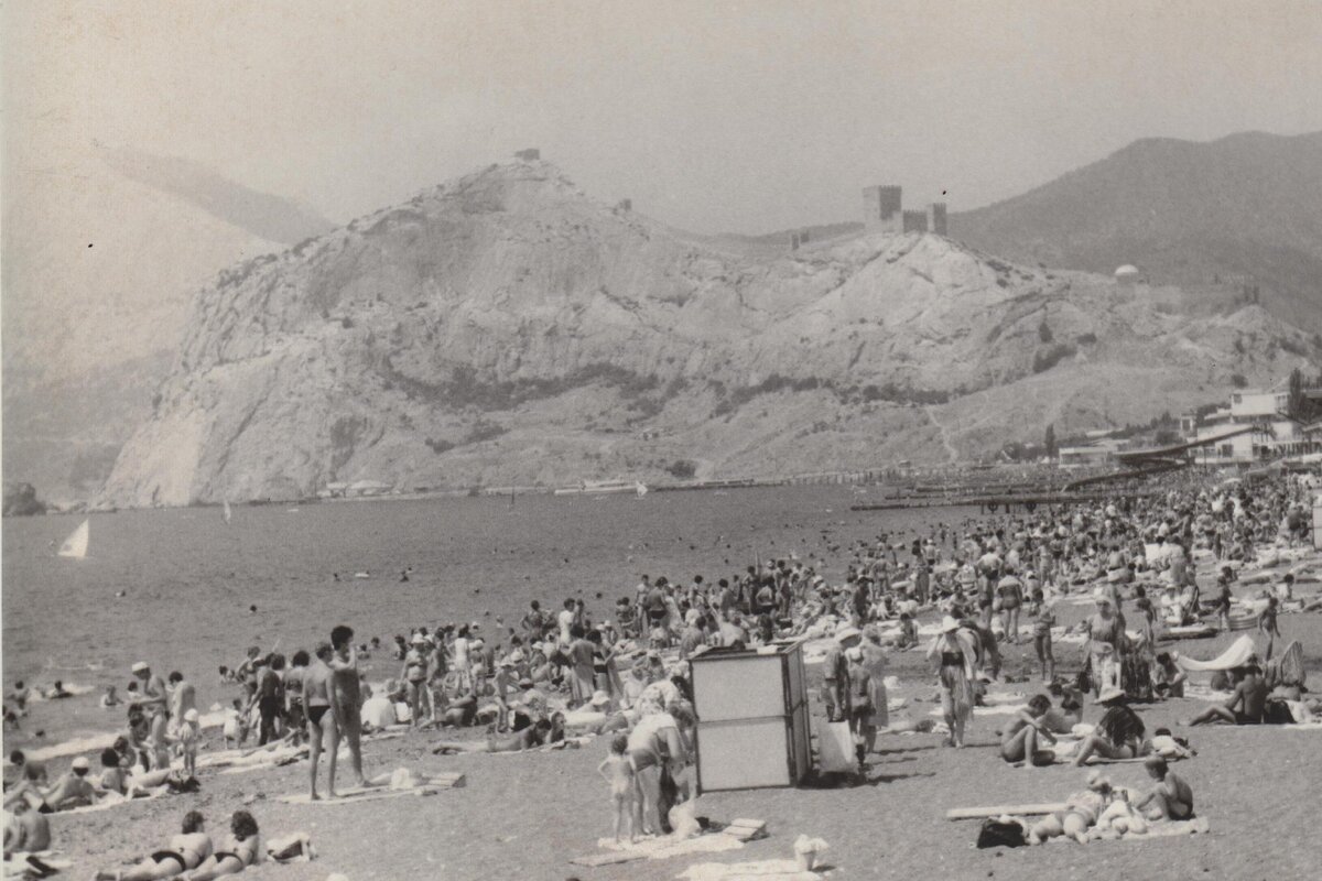 Крым. Город Судак (фото  1991 года)