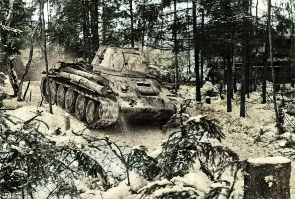 Советские танки в заснеженном лесу. Волховский фронт. Автор: А. Соркин. Источник: goskatalog.ru. Фотография использована в качестве иллюстрации.