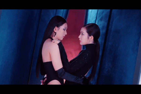 Фрагмент  клипа I&S - MONSTER