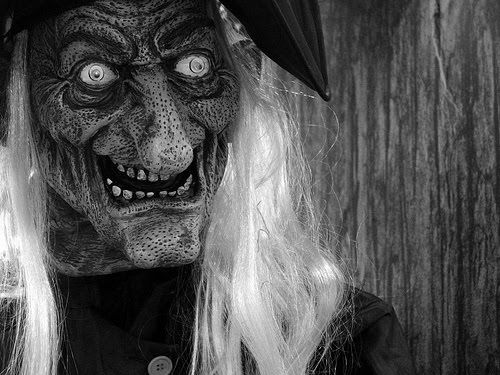 Представьте у вас такое на работе сидит? 