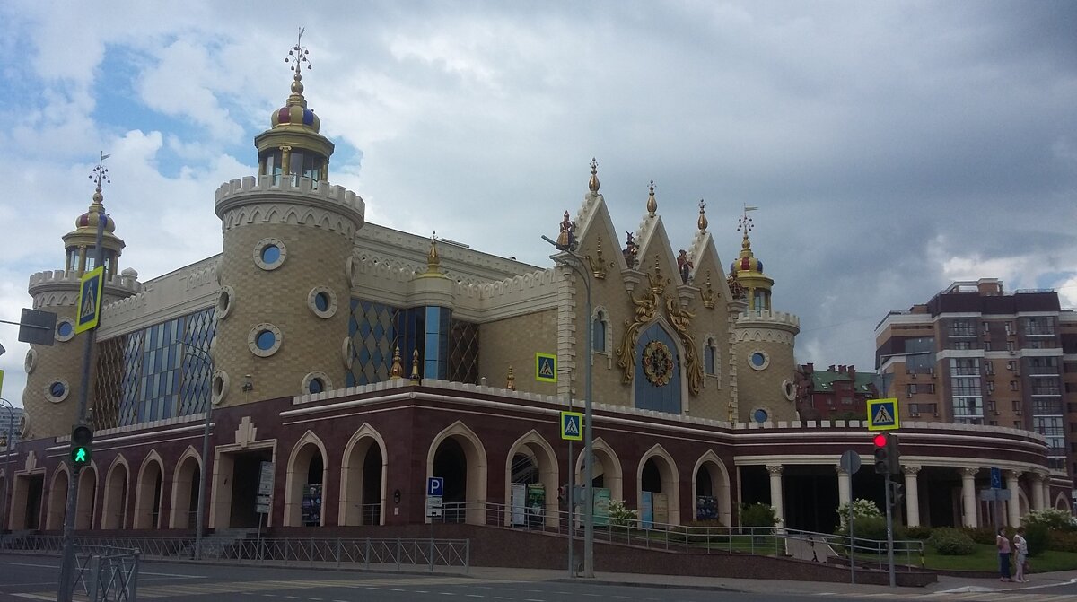 Многим известный вид Казанского театра кукол