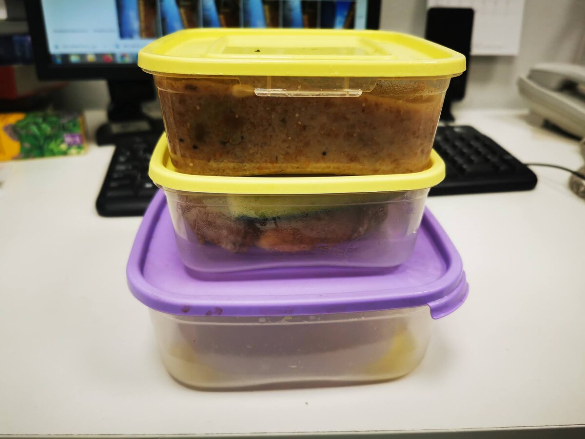 Еду в первом контейнере уже съела:)