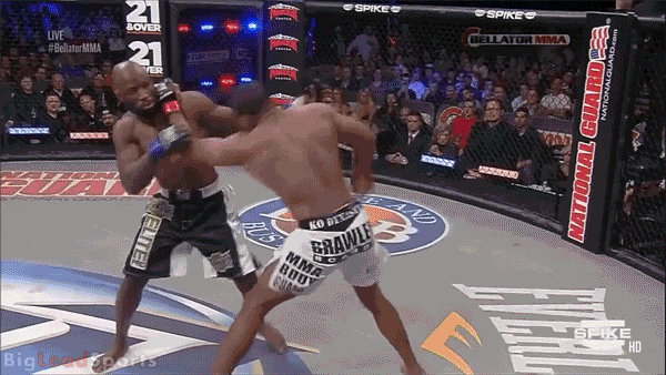 Эммануэль Ньютон vs Мухаммед Лаваль. Нокаут бэкфистом