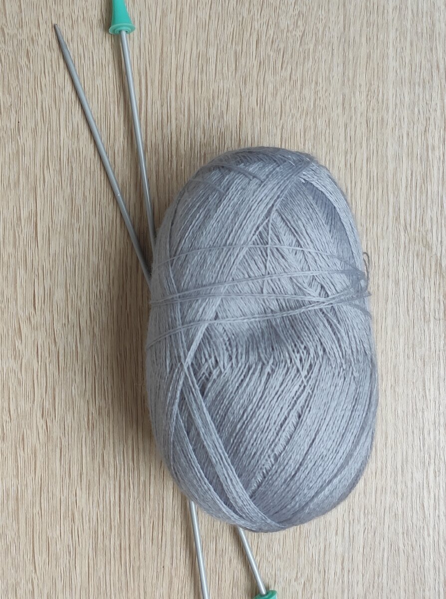 Пряжа тонкая.