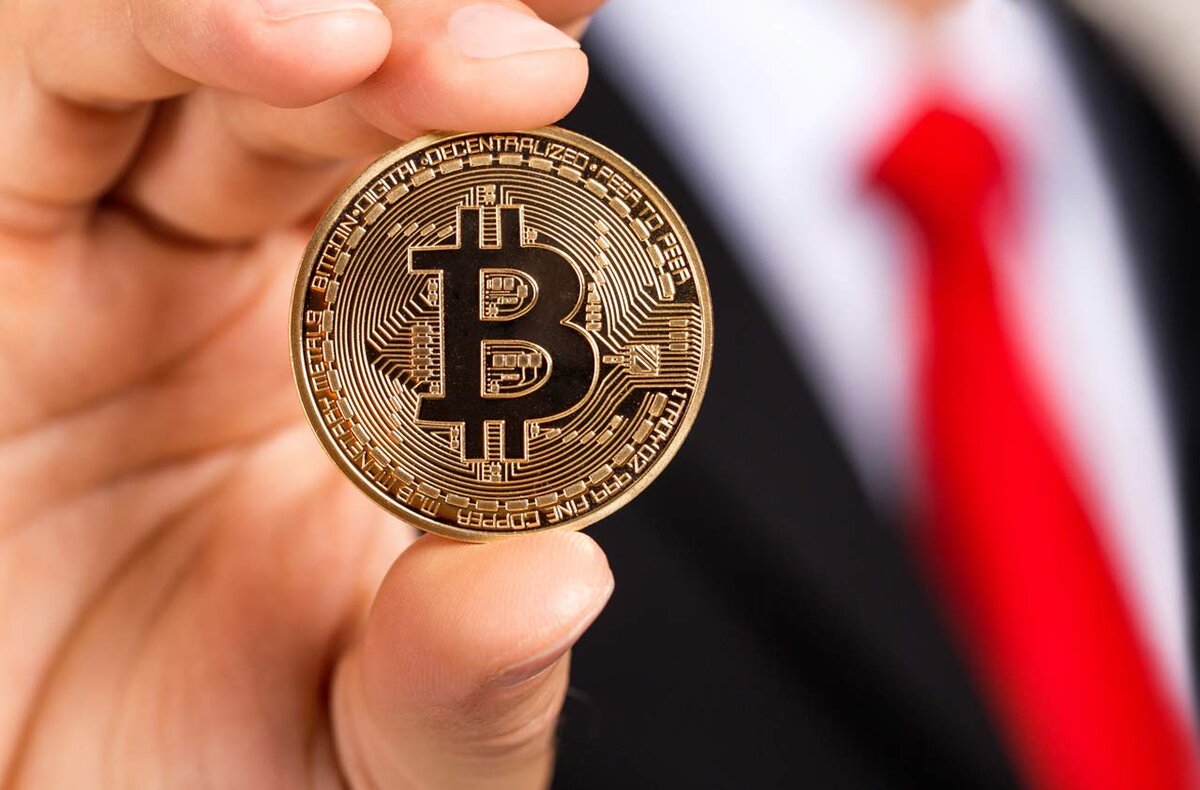 По информации компании Glassnode, число адресов, на которых хранится более 100 биткоинов выросло до 16 159. Данный показатель достиг максимума за полгода.