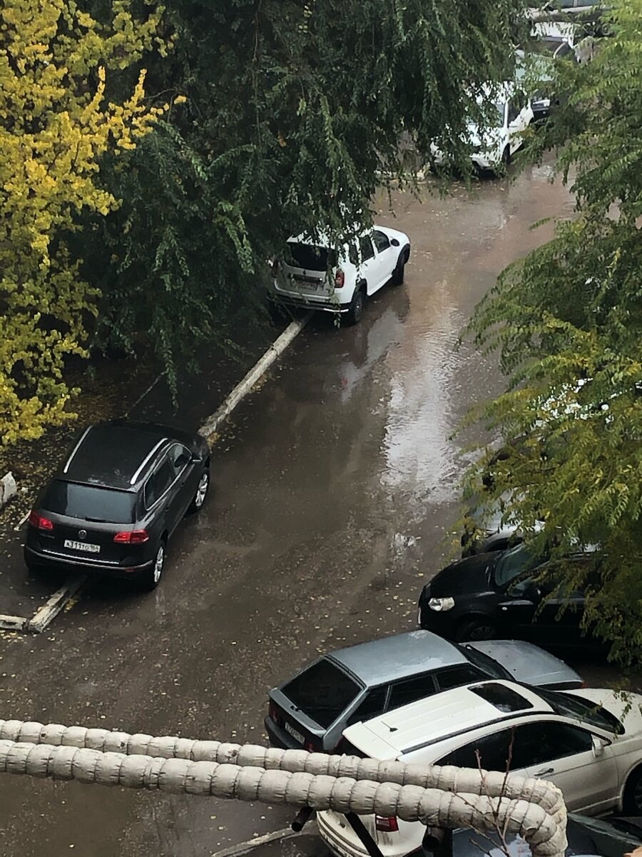 "Вечная" лужа в моем дворе