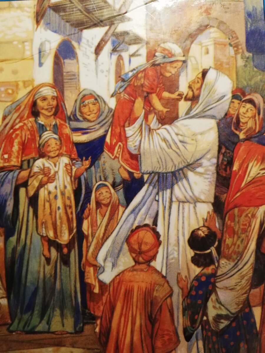 Иисус в окружении толпы людей 