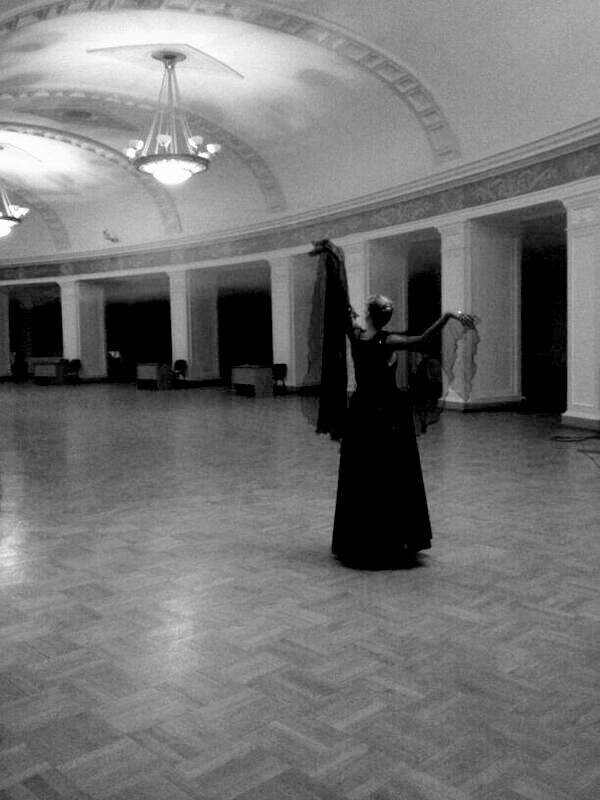 Наверняка о призраках в театре задумывался каждый, кто хоть раз был один в фойе или зрительном зале.