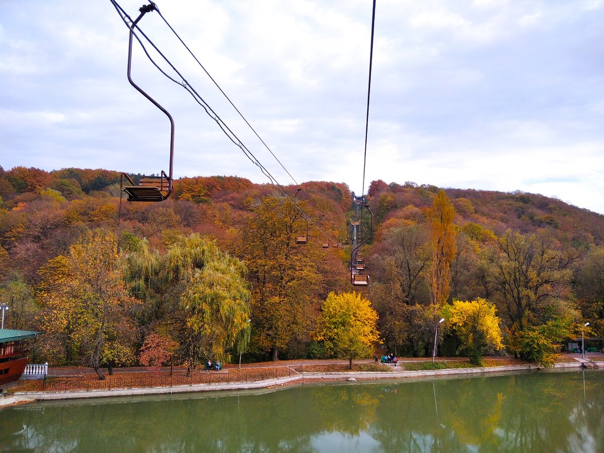 На канатной дороге. Нальчик                                                                  photo N.Mazurina