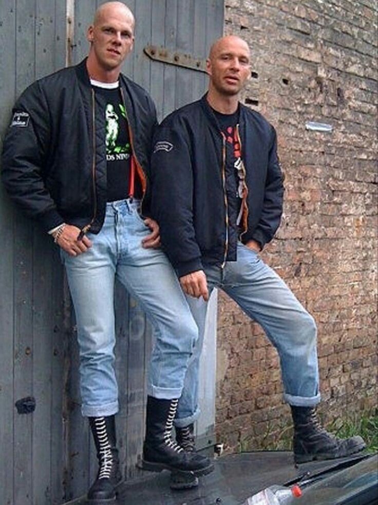 Скинхеды в Англии.


