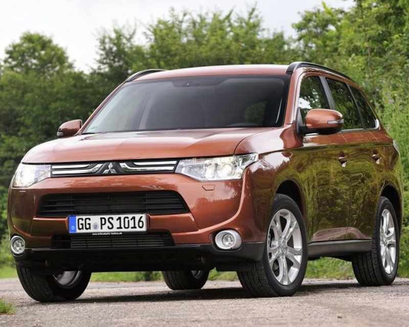 Mitsubishi Outlander 2013 - отзыв владельца.