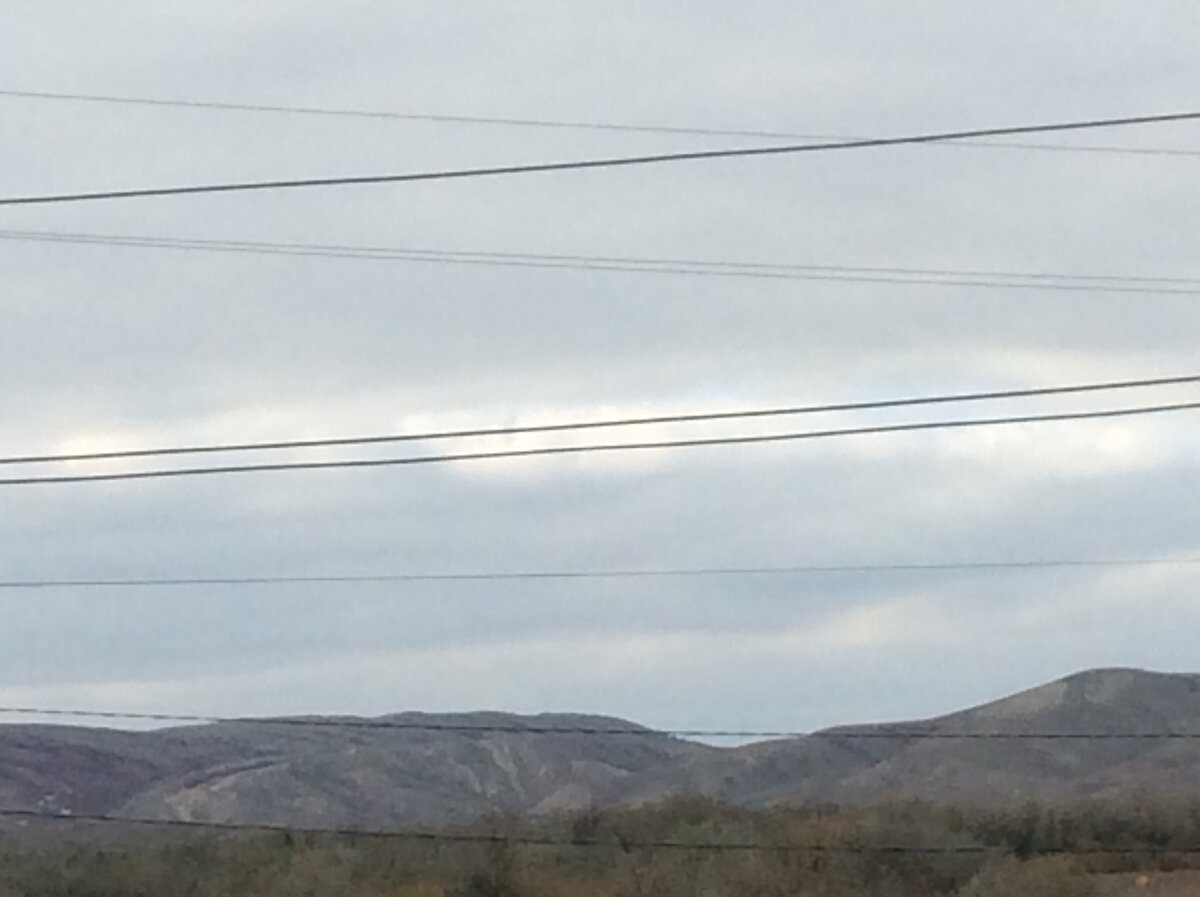 Линия горизонта четкая: тумана нет, когда ветер не дует с севера,  становится совсем тихо и тепло