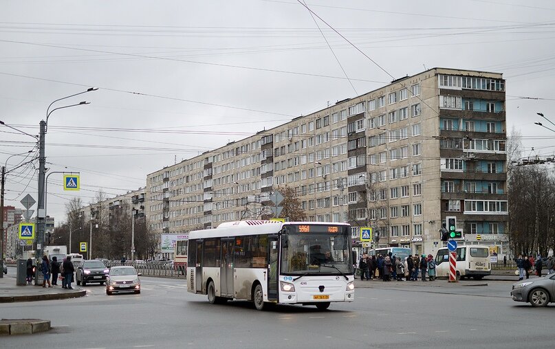 Представитель среднего класса ЛиАЗ-4292.60