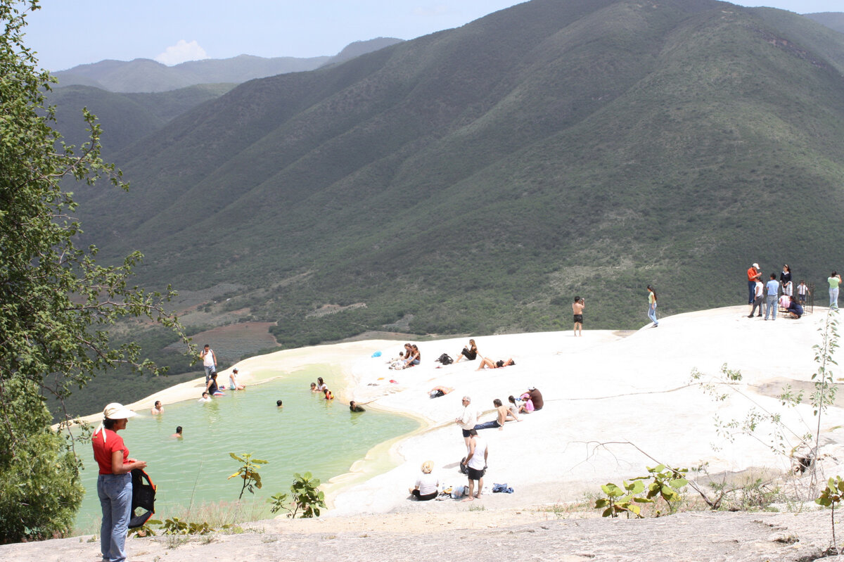 Hierve el Agua – застывший водопад и природные бассейны на вершине горы |  WikiMexico — о жизни и туризме в Мексике | Дзен