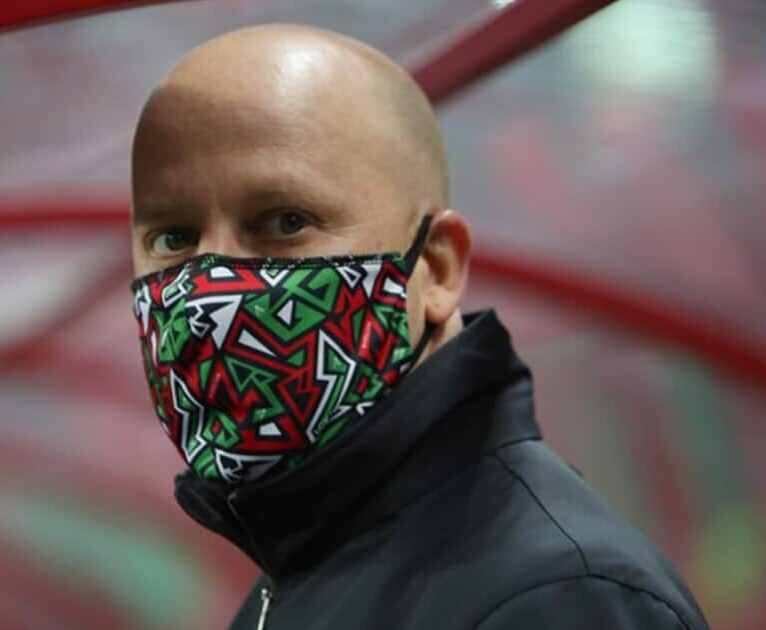 Уж точно не физрук....