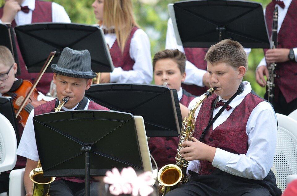 Фото: https://pixabay.com/photos/jazz-band-middle-school-jazz-band-1415982/