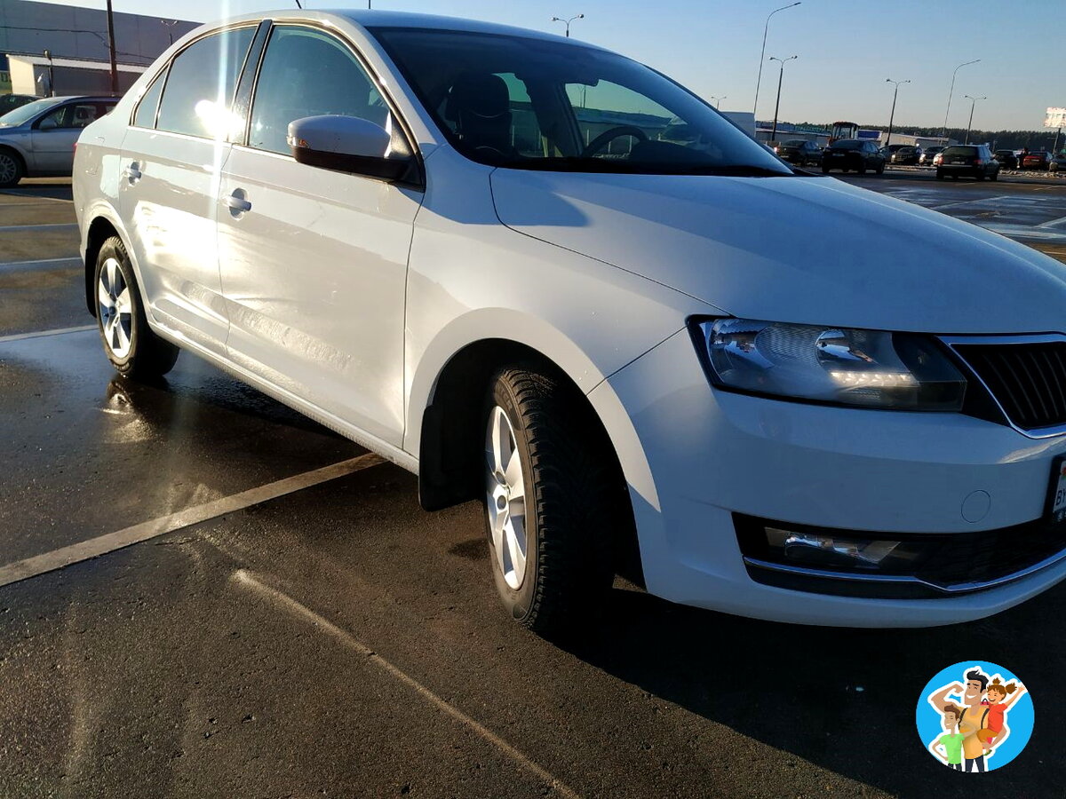 Только из мойки, и выглядит как новая, но машине уже два года.