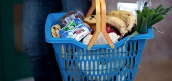 Экономить на еде, но покупать при этом алкоголь - последнее дело