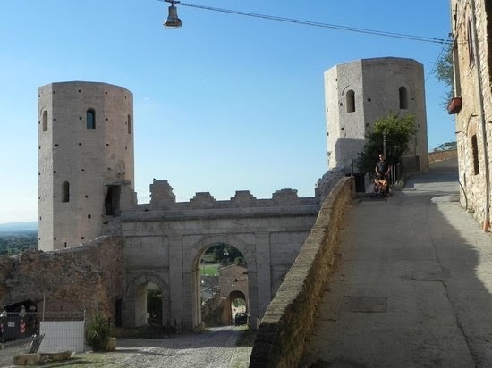 Крепостные стены Спелло