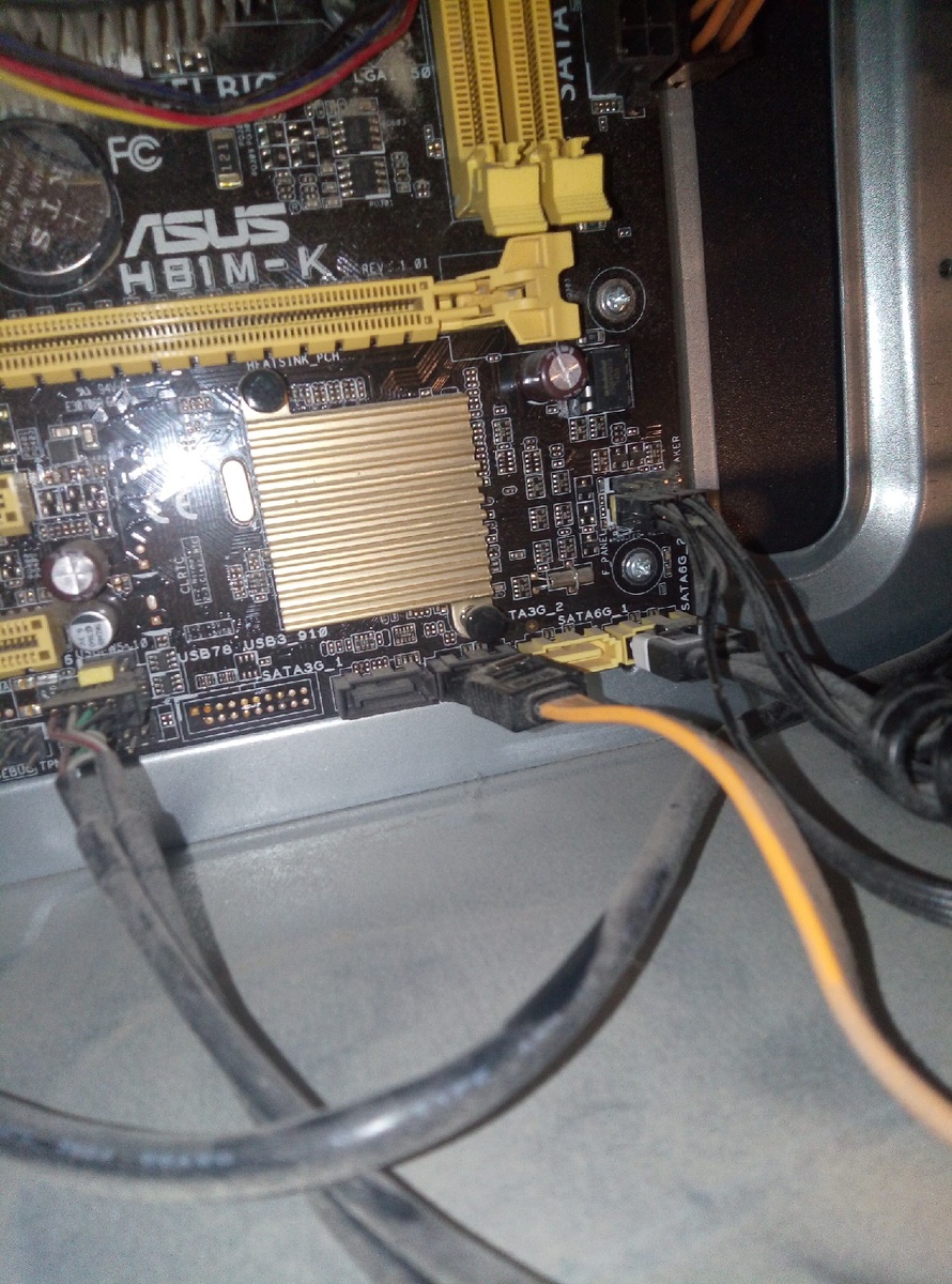 Миллион всяких проводов... Надо не забыть, что откуда