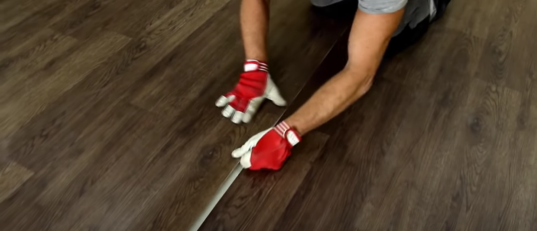 Фиксация краёв двух полотен.