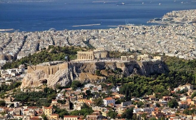 АФИНЫ И ПИРЕЙ ДАВНО СЛИЛИСЬ В ОДИН МЕГАПОЛИС. (Яндекс Картинки\абот планет.ру).