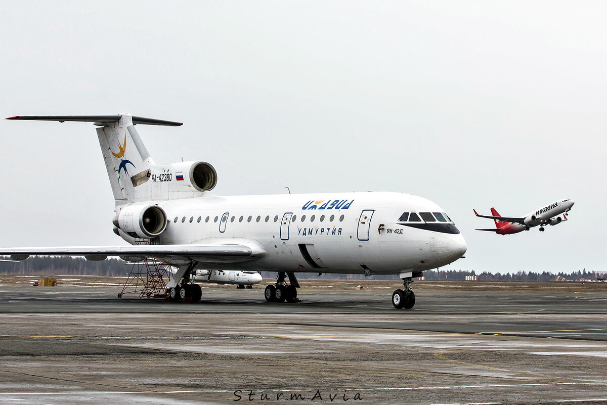Самолет ижевск москва. Авиару. Угнанный самолет Ижавиа. LK 765 самолет. Ижавиа погода