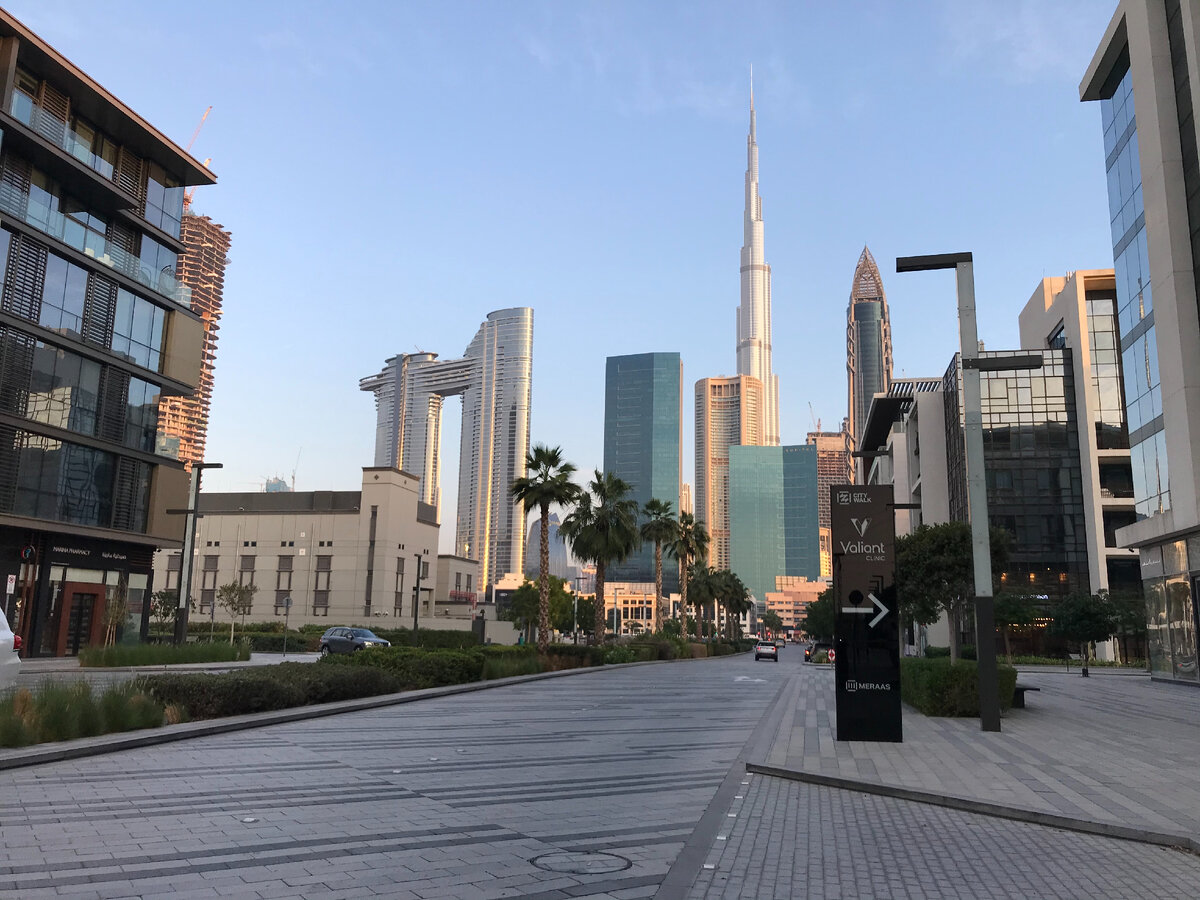 Район в центре Дубая под названием City Walk. Один из наших любимых районов для пешей прогулки. Фото автора