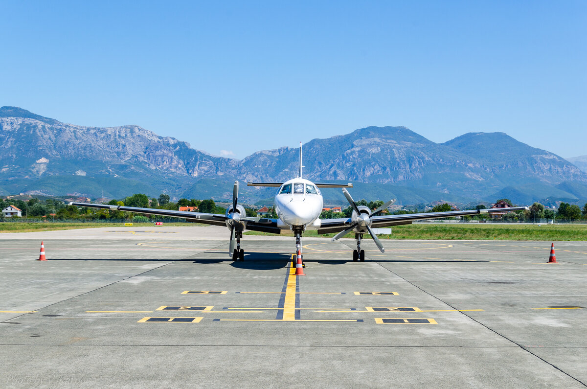 В международном аэропорте Албании