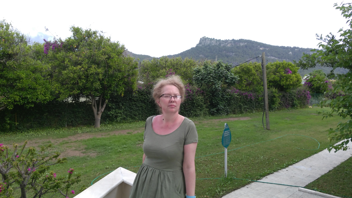 Это автор в Кемере, на заднем плане Таврские горы