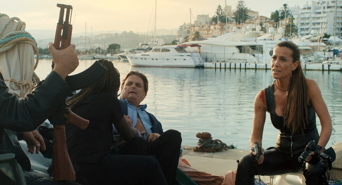 Глаза вас не обманывают: это и правда обрез-лупара из АК-47. Зачем? Для чего? Почему? Как теперь жить дальше? 