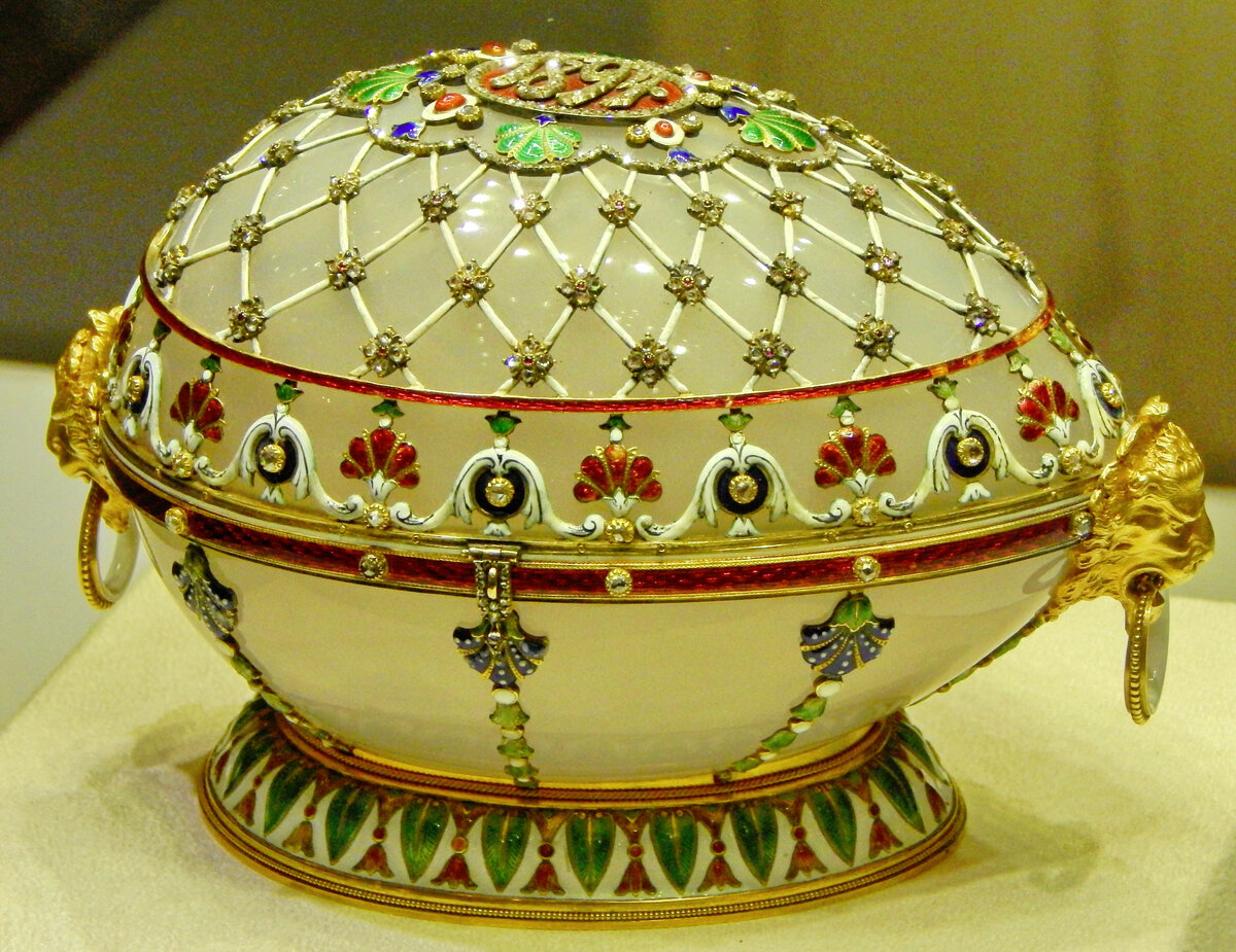 Пасхальное яйцо-шкатулка «Ренессанс», 1894, фирма К.Фаберже, мастер М.Перхин, фото сделано автором канала в музее Фаберже