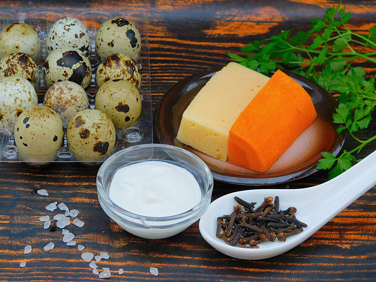 Ингредиенты для «Цыплят» из перепелиных яиц