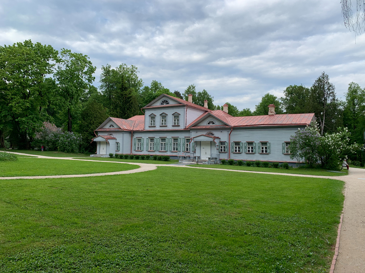 Основное здание усадьбы Абрамцево.