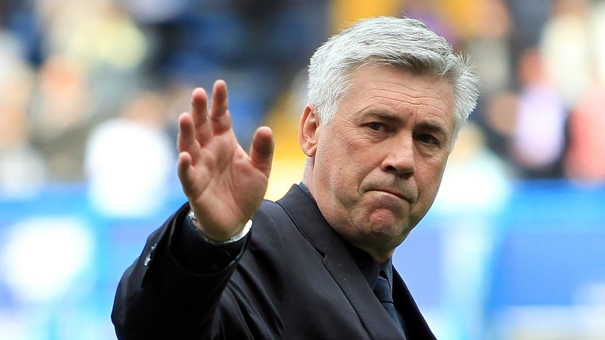 Тренер австрии по футболу. Carlo Ancelotti. Анчелотти Наполи. Карло Анчелотти в молодости