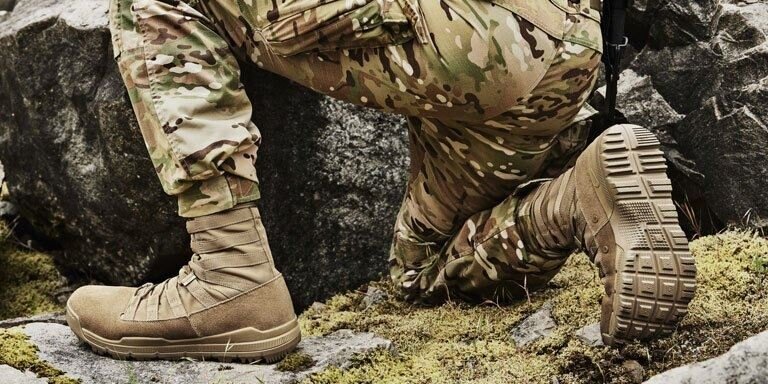 Постепенно обувь этого стиля все прочнее укрепляет свои позиции в мужском гардеробе.