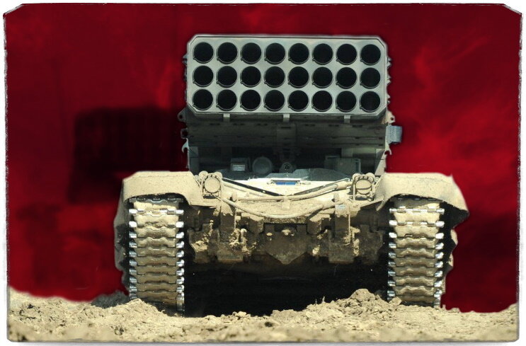 Источник: militaryarms.ru. На фото "Солнцепёк" - самый массовый ТОС на вооружении армии России. Прошёл всю Сирийскую кампанию, применялся в Ираке и нескольких других горячих точках - крайне результативное оружие, но требующее существенной подготовки.