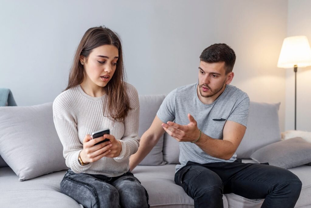 https://yandex.ua/images/search?text=контроль%20мужа&rdrnd=480909