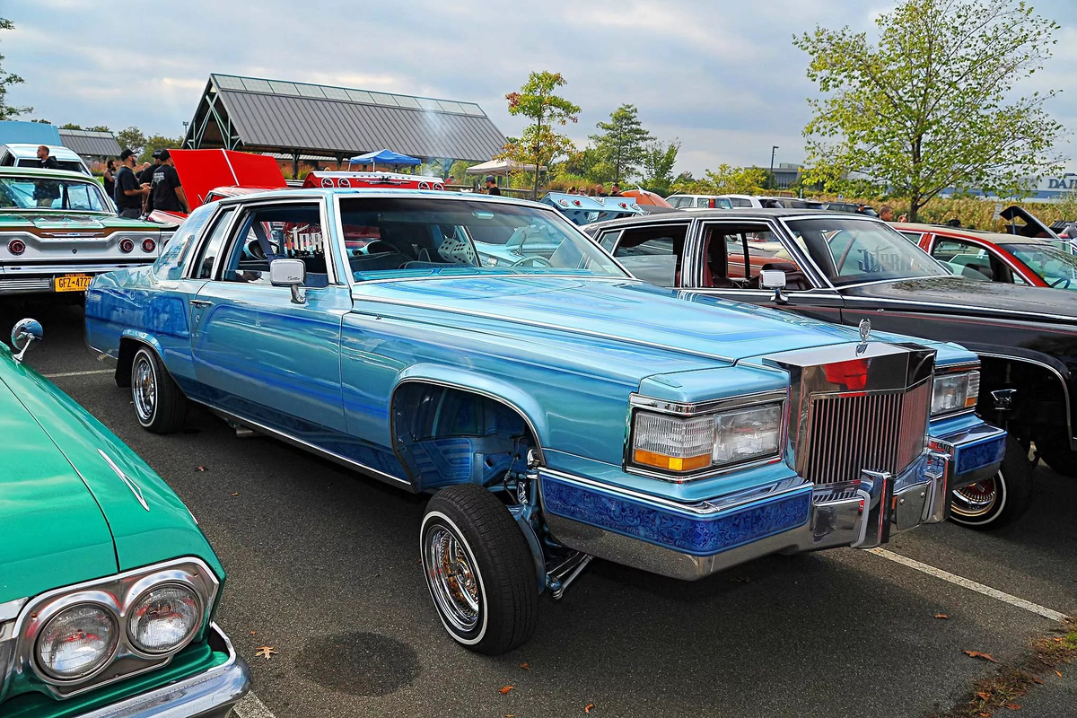 Прыгающие машины. Chevrolet Monte Carlo (1984) лоурайд. Лоурайдер Хендсона. Катафалк Линкольн лоурайдер. Лоурайдер 2021.