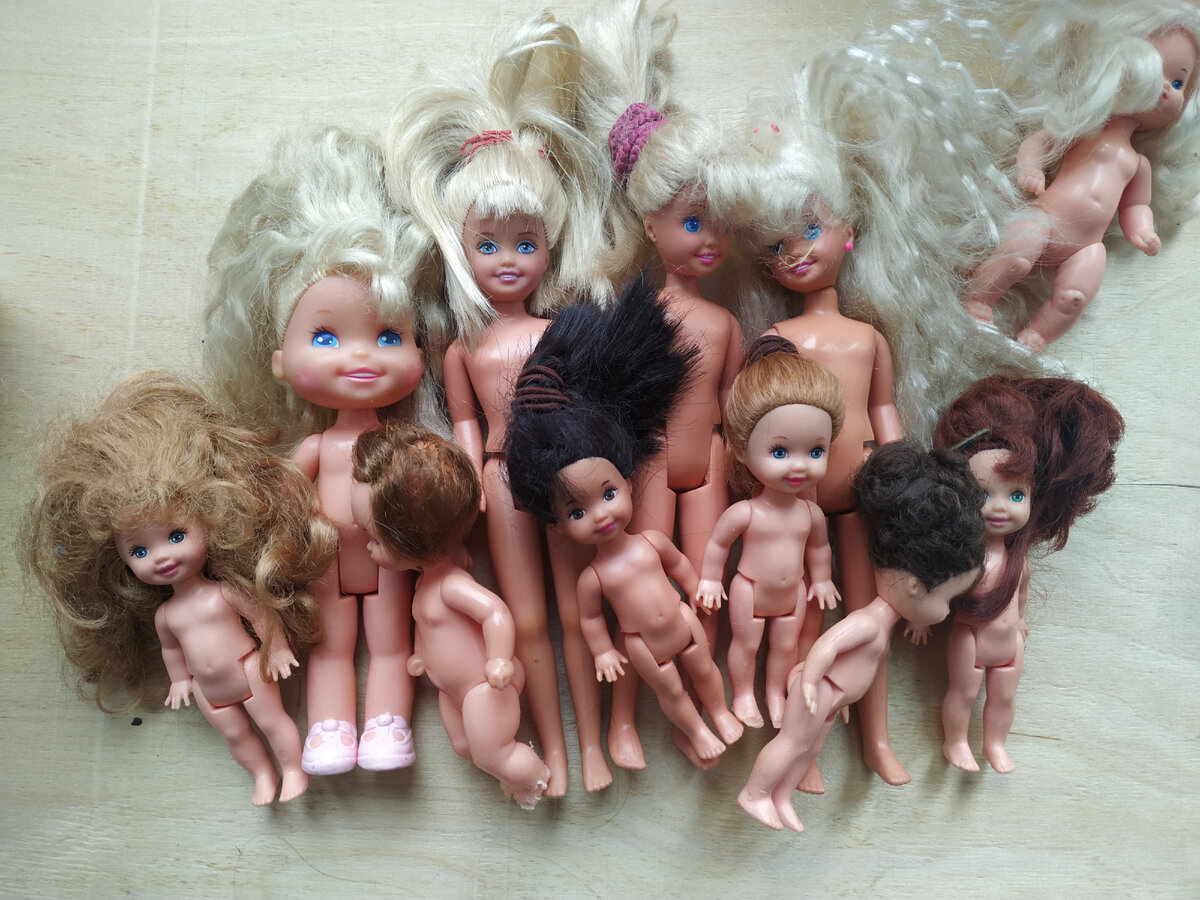 Общее фото всех кукол малышек, полученных в подарок в тот раз. 