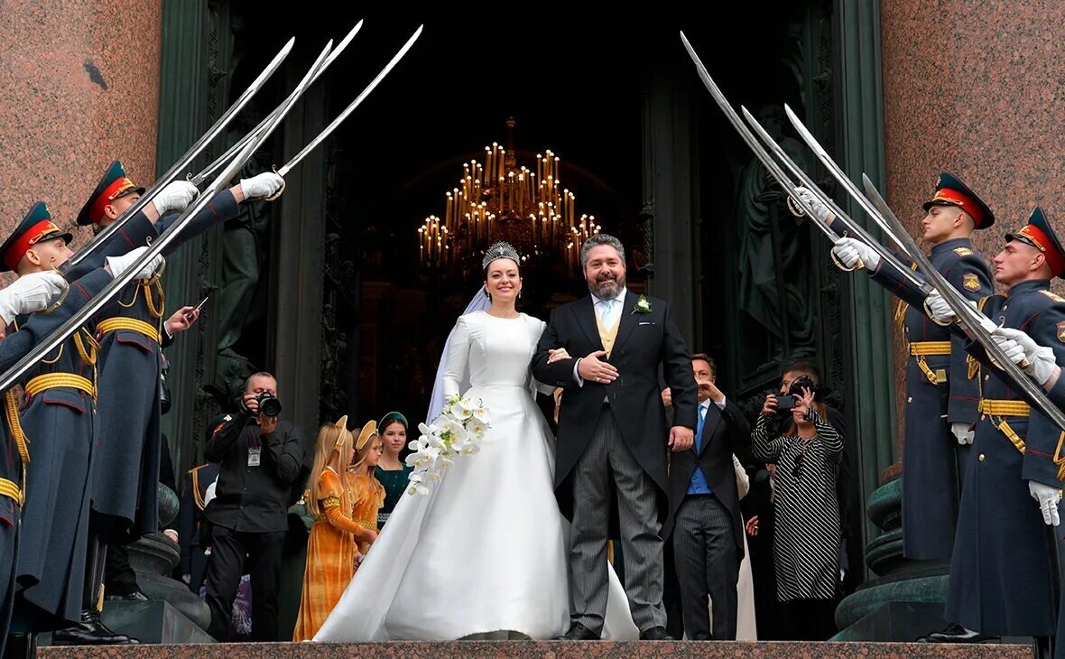 Венчание Георгия Романова и Ребекки Беттарини в Исаакиевском соборе 