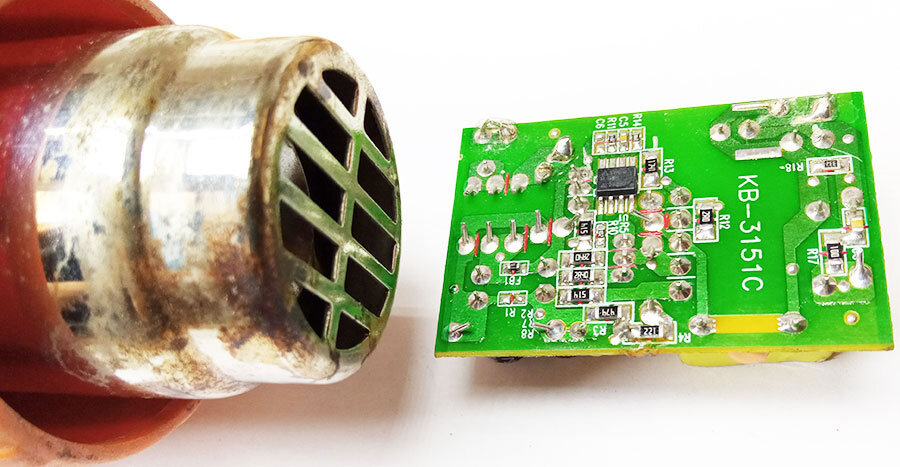 Сушка поверхности электронной платы с помощью обычного строительного фена