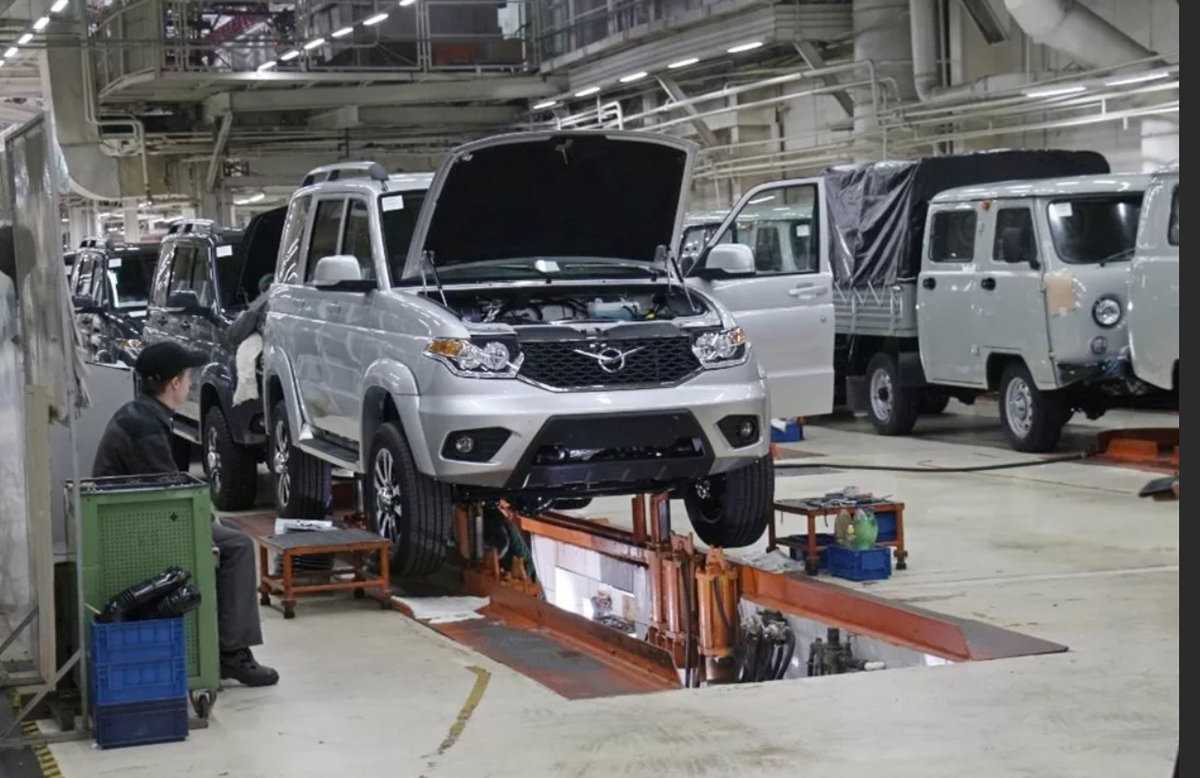 новый уаз ульяновский завод. сборка уаз патриот конвейер. конвейер уаз патриот. завод уаз в ульяновске. ульяновская область уаз завод.